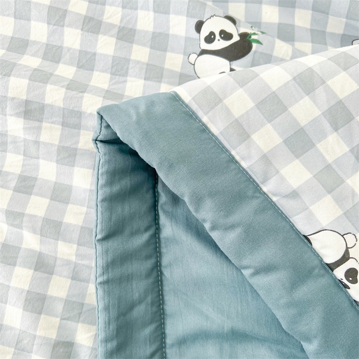 91家纺网 家纺一手货源 找家纺 爱屋及屋 2026新款小清新水洗棉棉花夏被夏凉被空调被 蓝格子熊猫