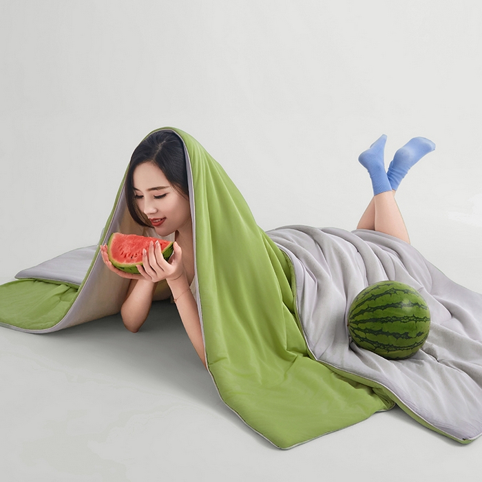 91家纺网 家纺一手货源 找家纺 沐晴家纺 2026新款A类氨纶凉感丝双拼纯色空调被大豆夏被 蜜瓜绿灰