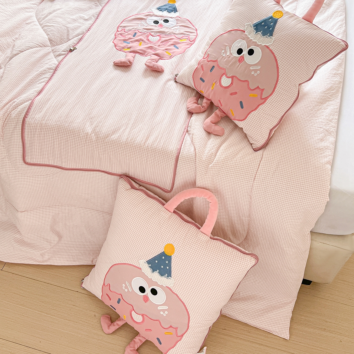 91家纺网 家纺一手货源 找家纺 （总）古本家居 2026新款四季款水洗曲奇抱枕被