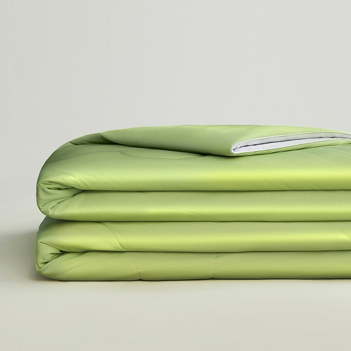 91家纺网 家纺一手货源 找家纺 沐晴家纺 2026新款A类氨纶凉感丝双拼纯色空调被大豆夏被 蜜瓜绿灰