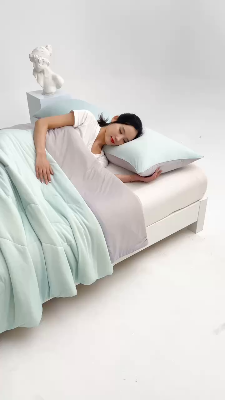 91家纺网 家纺一手货源 找家纺 沐晴家纺 2026新款A类氨纶凉感丝双拼纯色空调被大豆夏被 冰川蓝灰