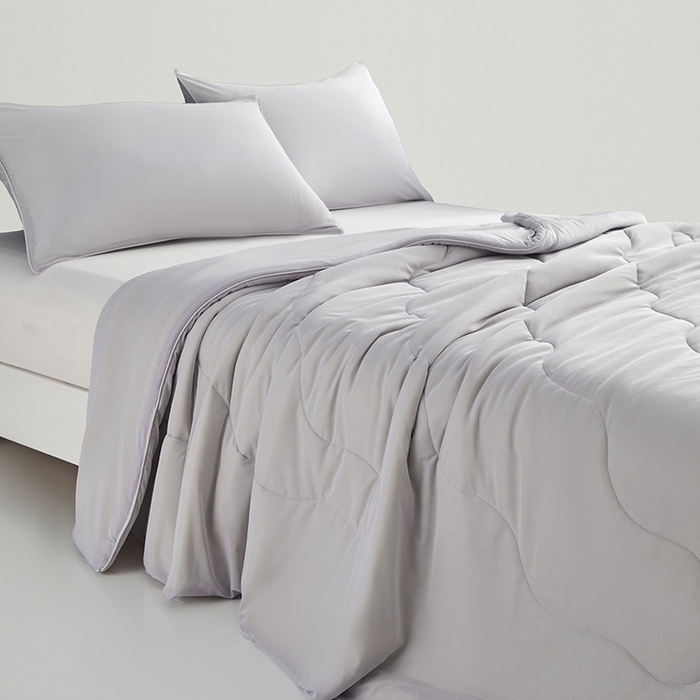 91家纺网 家纺一手货源 找家纺 沐晴家纺 2026新款A类氨纶凉感丝双拼纯色空调被大豆夏被 冰灰