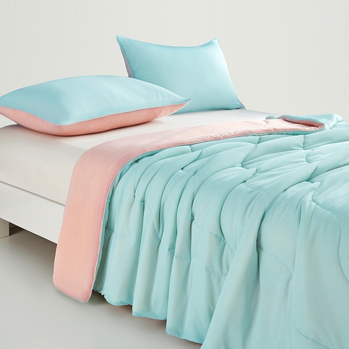 91家纺网 家纺一手货源 找家纺 沐晴家纺 2026新款A类氨纶凉感丝双拼纯色空调被大豆夏被 冰川蓝粉