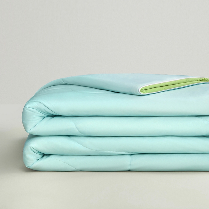 91家纺网 家纺一手货源 找家纺 沐晴家纺 2026新款A类氨纶凉感丝双拼纯色空调被大豆夏被 冰川蓝绿