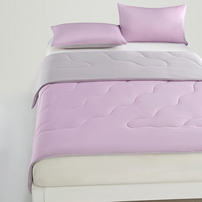 91家纺网 家纺一手货源 找家纺 沐晴家纺 2026新款A类氨纶凉感丝双拼纯色空调被大豆夏被 丁香紫灰