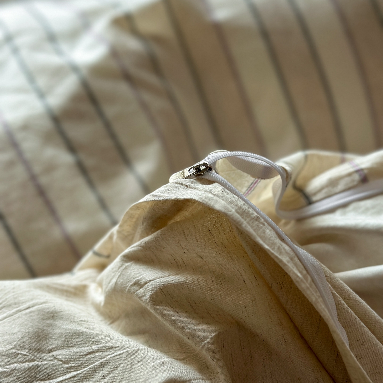 91家纺网 家纺一手货源 找家纺 田野 2026新款全棉棉麻四件套-条纹系列 禾风 兰灰