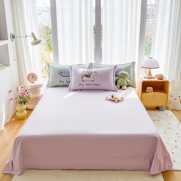 91家纺网 家纺一手货源 找家纺 眷恋家纺 2026新款全棉小清新铂金棉13376卡通三件套四件套 花与寻-紫