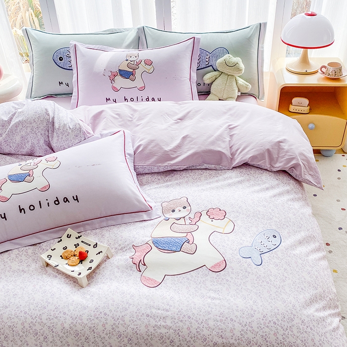 91家纺网 家纺一手货源 找家纺 眷恋家纺 2026新款全棉小清新铂金棉13376卡通三件套四件套 花与寻-紫