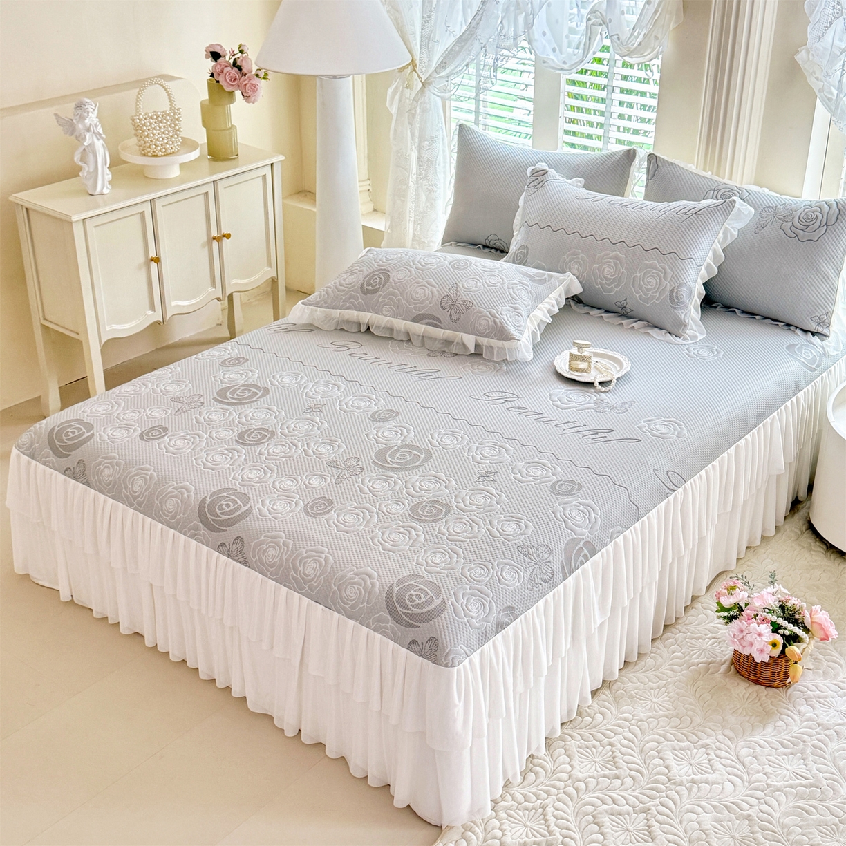 91家纺网 家纺一手货源 找家纺 优贝家纺 2026新款A类凉感豆豆席三件套床裙款软席子 花韵-山灰