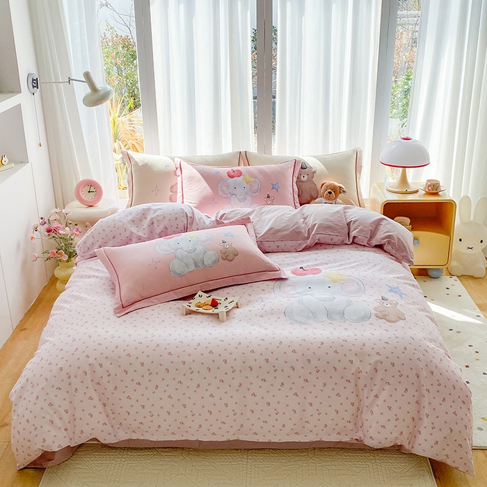 眷恋家纺 2026新款全棉小清新铂金棉13376卡通三件套四件套 莫莉-粉