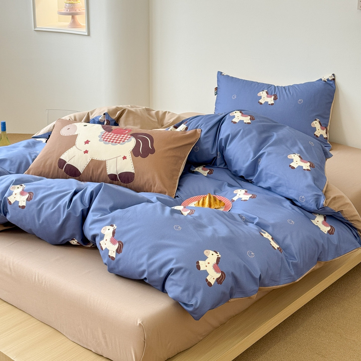 91家纺网 家纺一手货源 找家纺 RYB红黄兰 2026新款ins风全棉卡通纯棉三件套四件套 卡布里小马