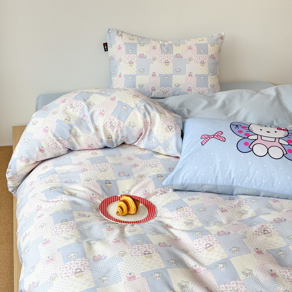 91家纺网 家纺一手货源 找家纺 RYB红黄兰 2026新款ins风全棉卡通纯棉三件套四件套 蝴蝶喵喵