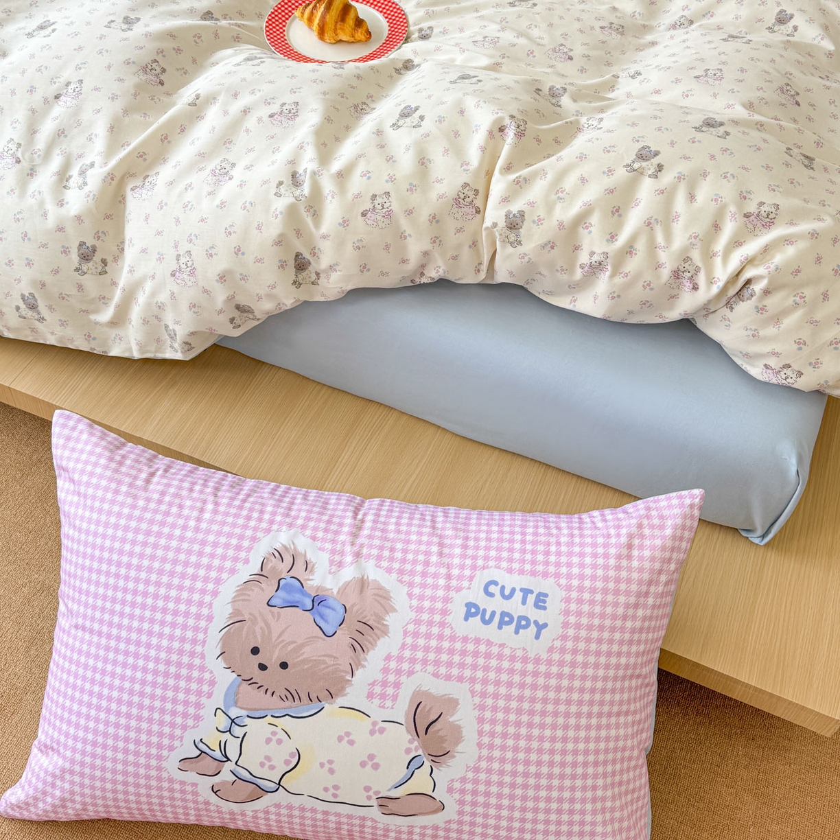 91家纺网 家纺一手货源 找家纺 RYB红黄兰 2026新款ins风全棉卡通纯棉三件套四件套 花园马尔济斯