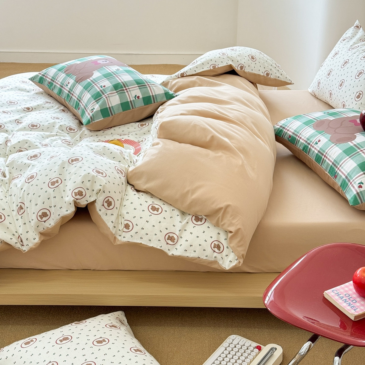 91家纺网 家纺一手货源 找家纺 RYB红黄兰 2026新款ins风全棉卡通纯棉三件套四件套 绿野仙棕熊