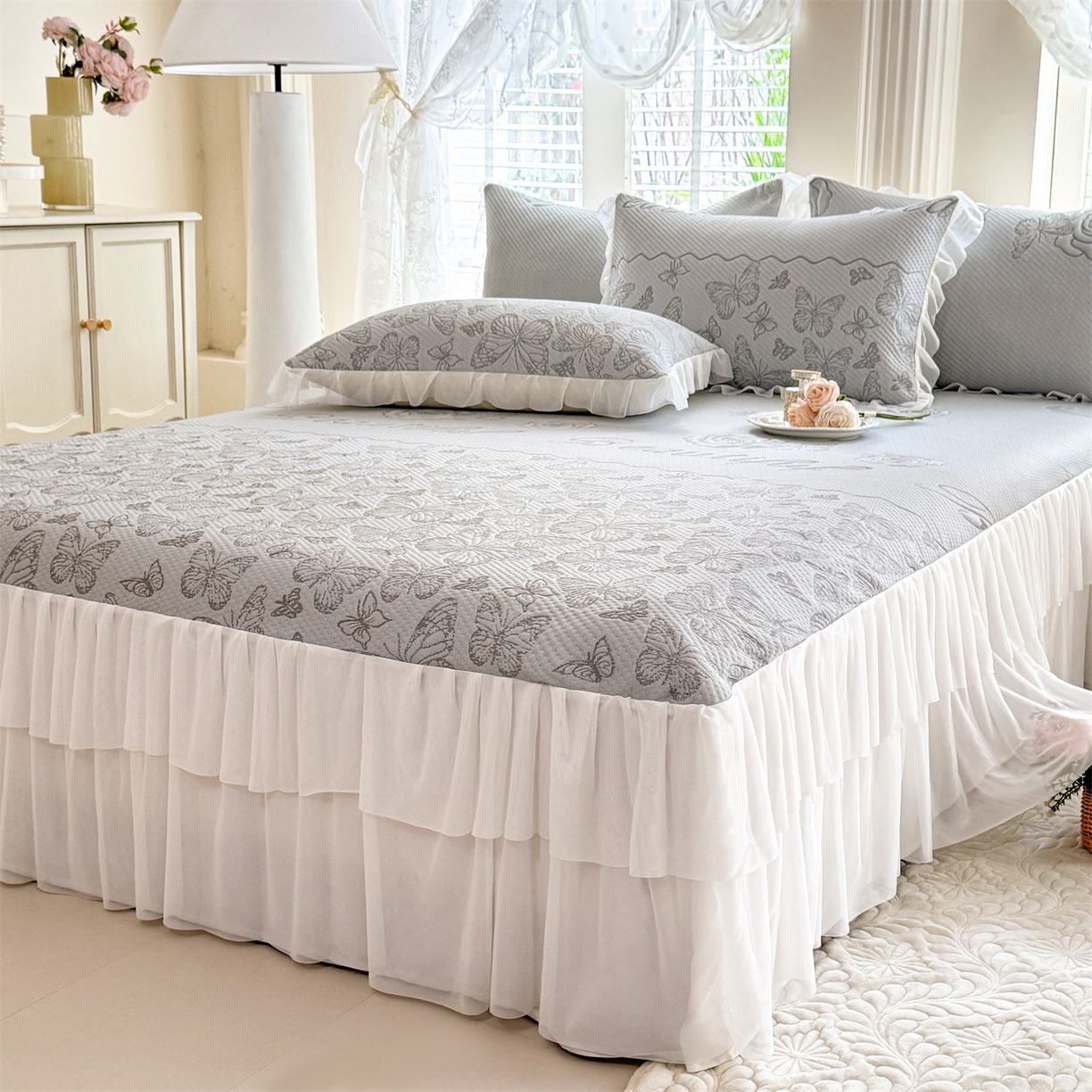 91家纺网 家纺一手货源 找家纺 绒棉世家 2026新款A类凉感豆豆席三件套床裙款软席子 蝶舞-山灰