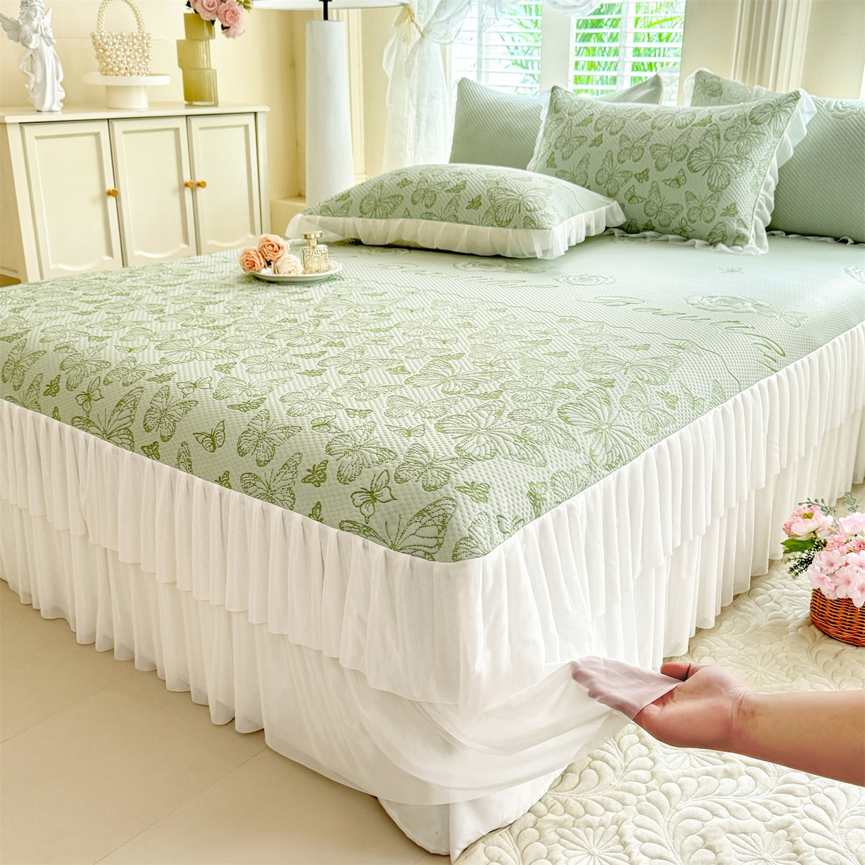 91家纺网 家纺一手货源 找家纺 绒棉世家 2026新款A类凉感豆豆席三件套床裙款软席子 蝶舞-清新绿