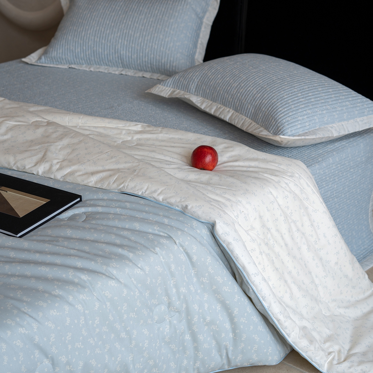 91家纺网 家纺一手货源 找家纺 床盖工厂店 2026新款双面全棉填充大豆棉春秋被夏被子被芯 花千束