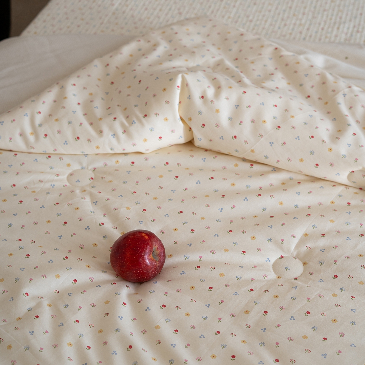 91家纺网 家纺一手货源 找家纺 床盖工厂店 2026新款双面全棉填充大豆棉春秋被夏被子被芯 奶昔