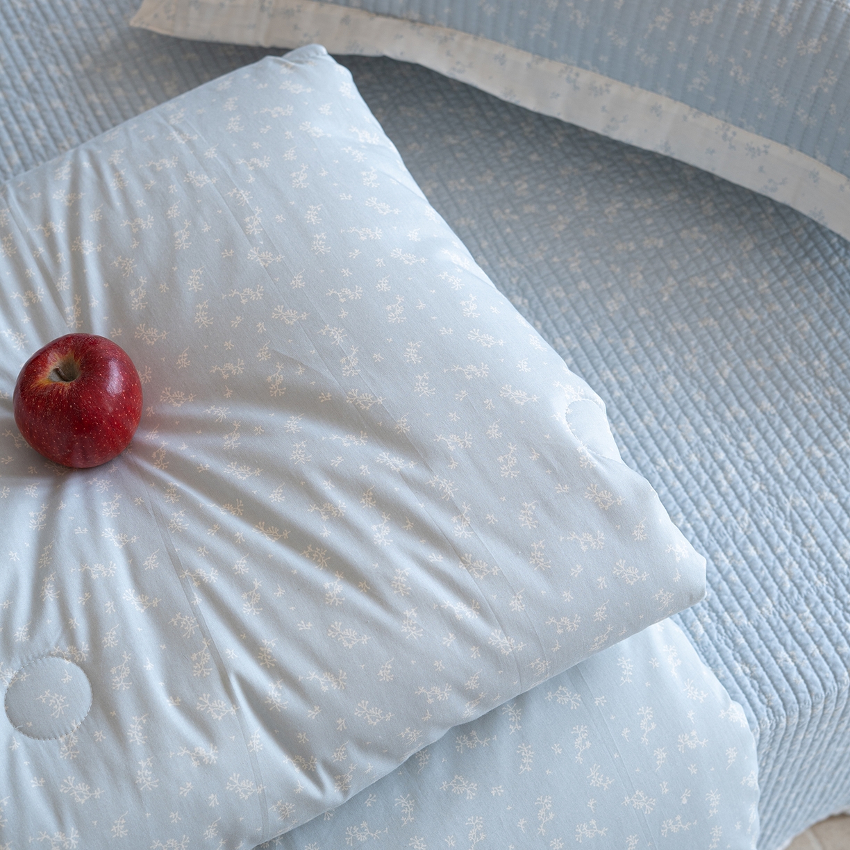 91家纺网 家纺一手货源 找家纺 床盖工厂店 2026新款双面全棉填充大豆棉春秋被夏被子被芯 花千束