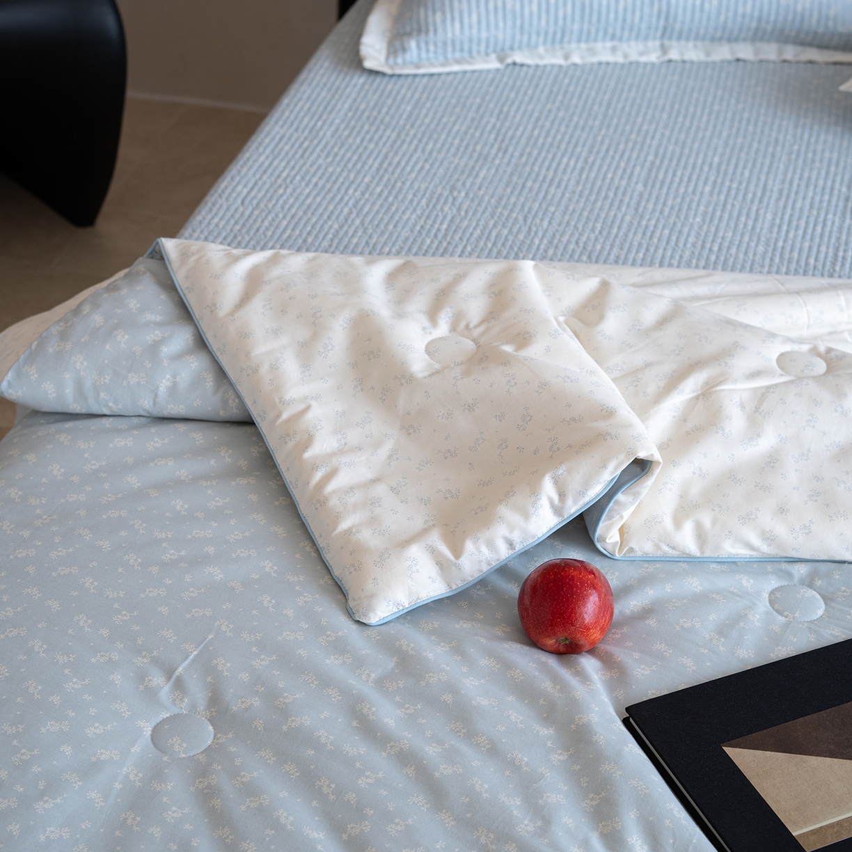 91家纺网 家纺一手货源 找家纺 床盖工厂店 2026新款双面全棉填充大豆棉春秋被夏被子被芯 花千束