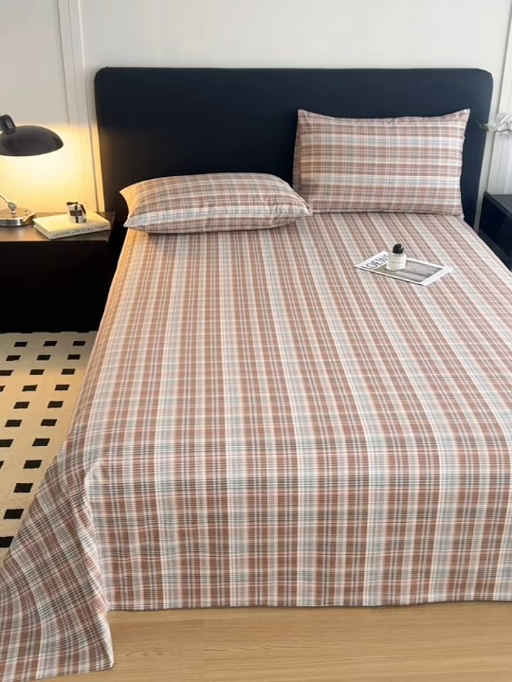 91家纺网 家纺一手货源 找家纺 女子家纺 2026新款40支13070全棉纯棉简约格子A版单床单床单单件 赤茶格