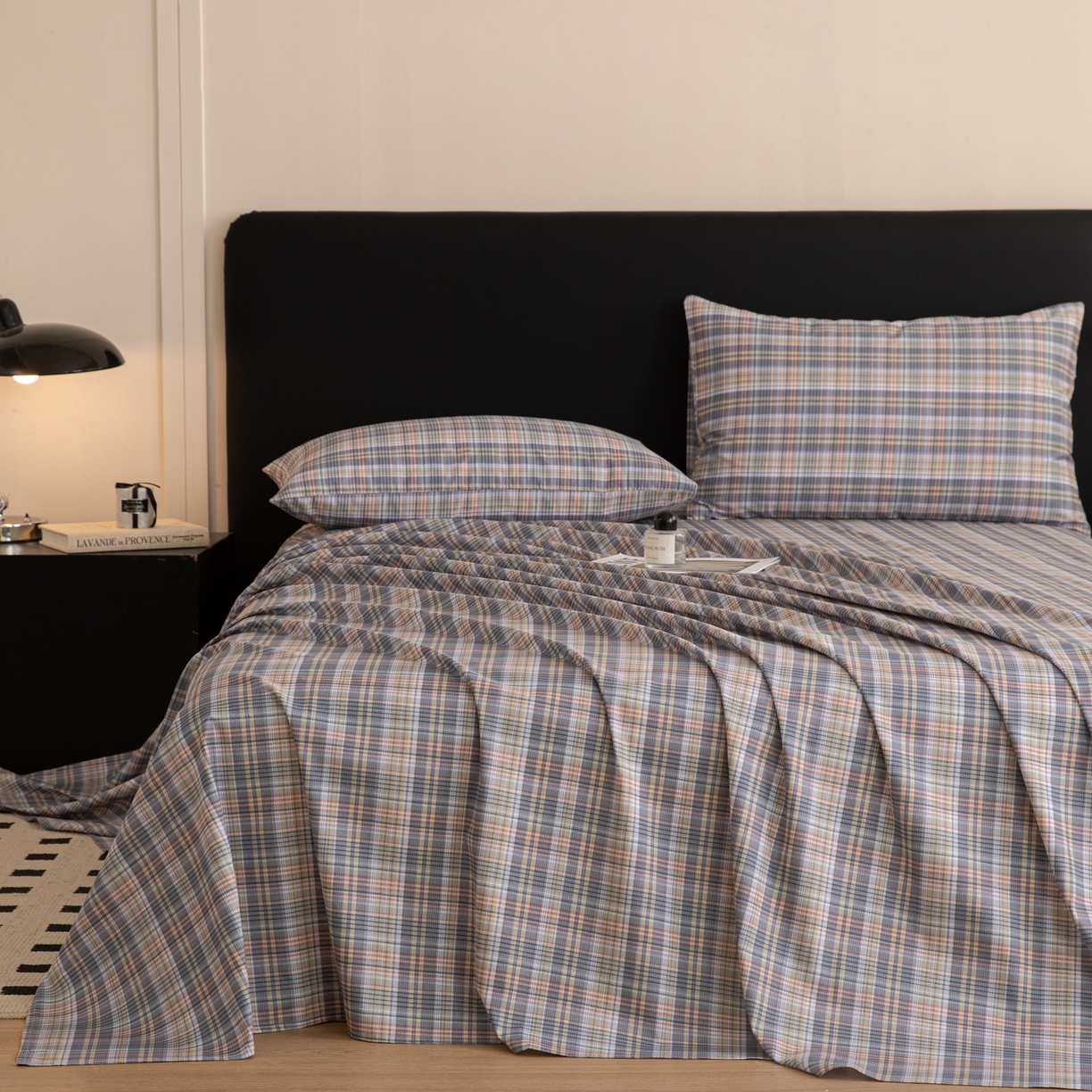 91家纺网 家纺一手货源 找家纺 女子家纺 2026新款40支13070全棉纯棉简约格子A版单床单床单单件 雾蓝格