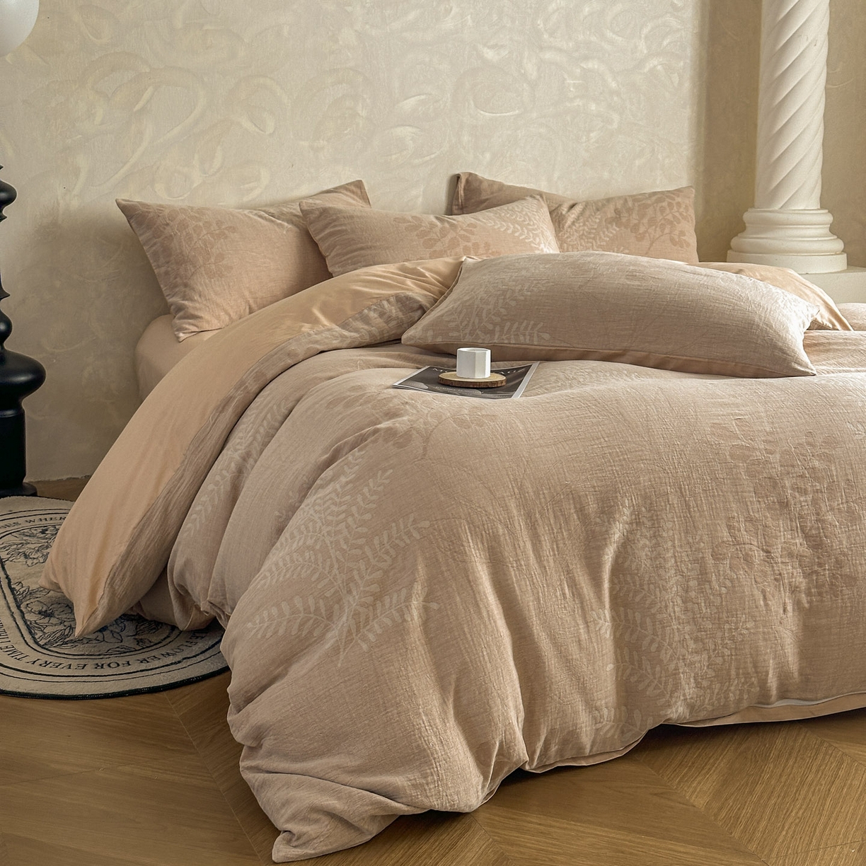 91家纺网 家纺一手货源 找家纺 田野 2026新款全棉水洗提花三层纱四件套 卡维  粉驼