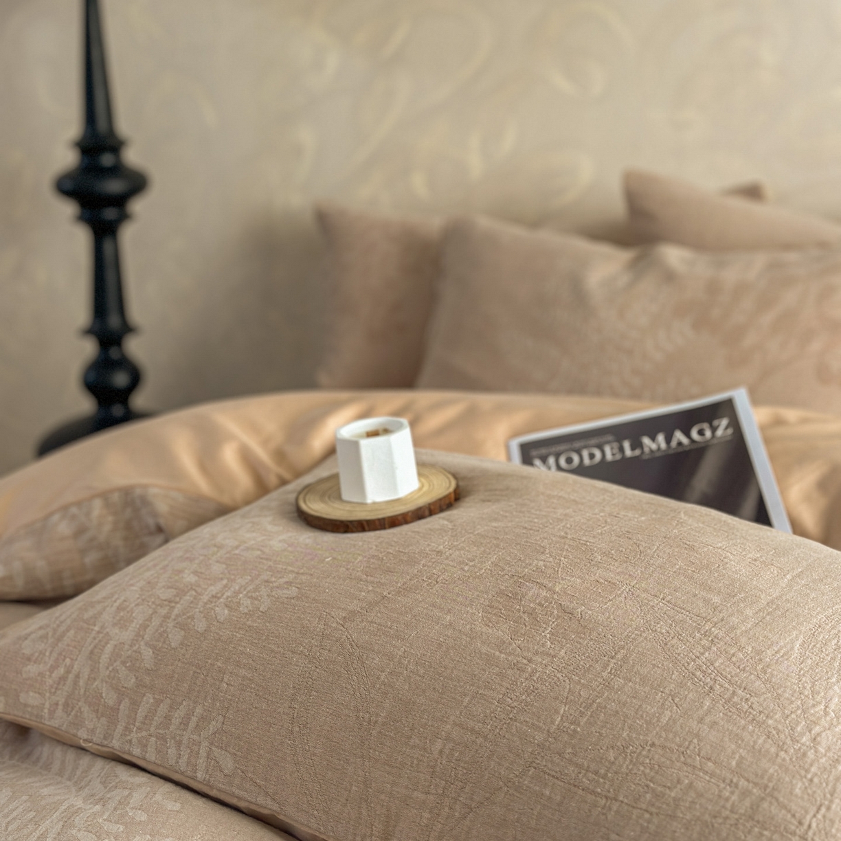 91家纺网 家纺一手货源 找家纺 田野 2026新款全棉水洗提花三层纱四件套 卡维  粉驼