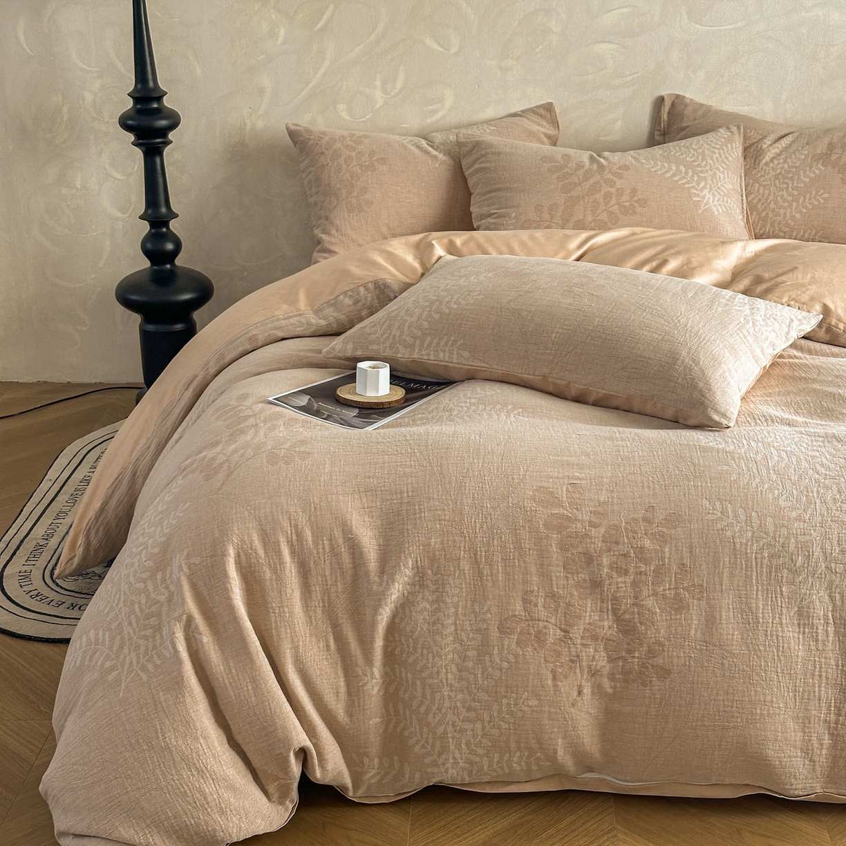 91家纺网 家纺一手货源 找家纺 田野 2026新款全棉水洗提花三层纱四件套 卡维  粉驼