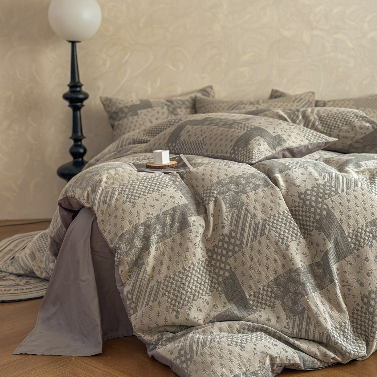 91家纺网 家纺一手货源 找家纺 田野 2026新款全棉水洗提花三层纱四件套 浮光 米灰