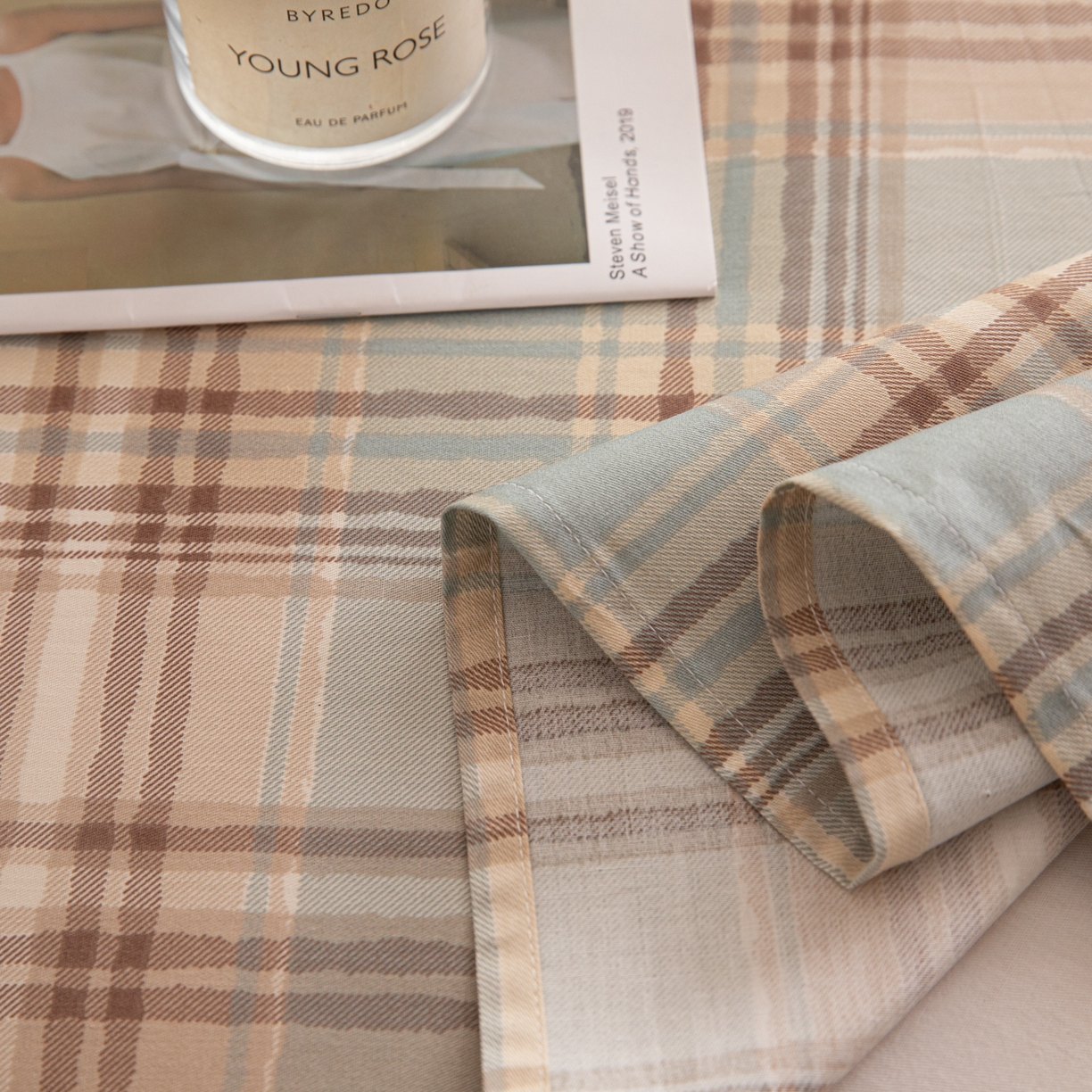 91家纺网 家纺一手货源 找家纺 女子家纺 2026新款40支13070全棉纯棉简约格子A版单床单床单单件 英伦-蓝咖