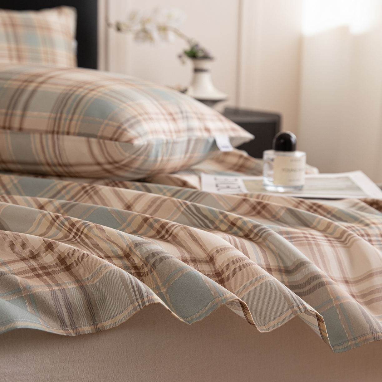 91家纺网 家纺一手货源 找家纺 女子家纺 2026新款40支13070全棉纯棉简约格子A版单床单床单单件 英伦-蓝咖