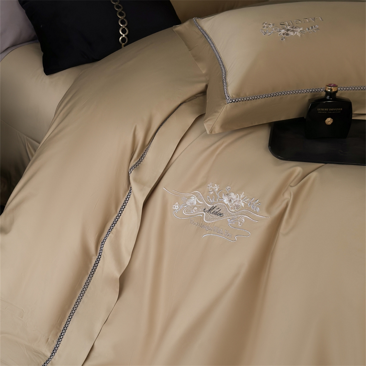 91家纺网 家纺一手货源 找家纺 （总）芯丝路家纺 2026春夏新款初棉纯色绣花四件套(宽边嵌线工艺款）-菲奥娜