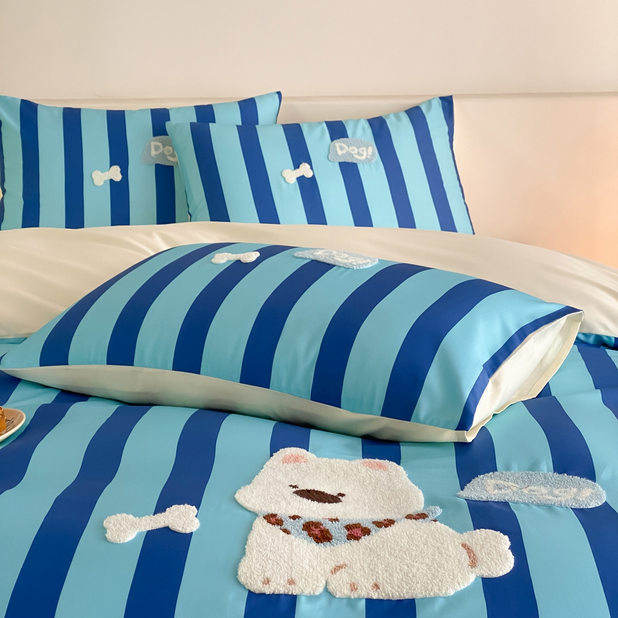 91家纺网 家纺一手货源 找家纺 如一 2026新款50S数码全棉长绒棉纯棉毛巾绣四件套 条纹狗