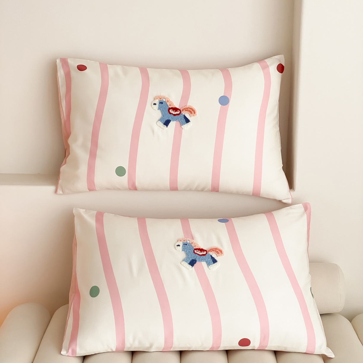 91家纺网 家纺一手货源 找家纺 如一 2026新款50S数码全棉长绒棉纯棉毛巾绣四件套 萌萌马