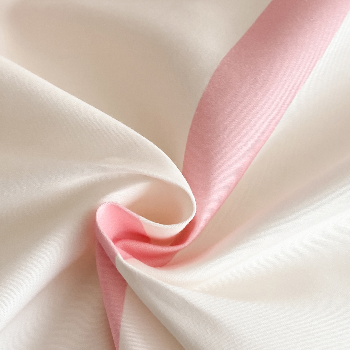 91家纺网 家纺一手货源 找家纺 如一 2026新款50S数码全棉长绒棉纯棉毛巾绣四件套 萌萌马