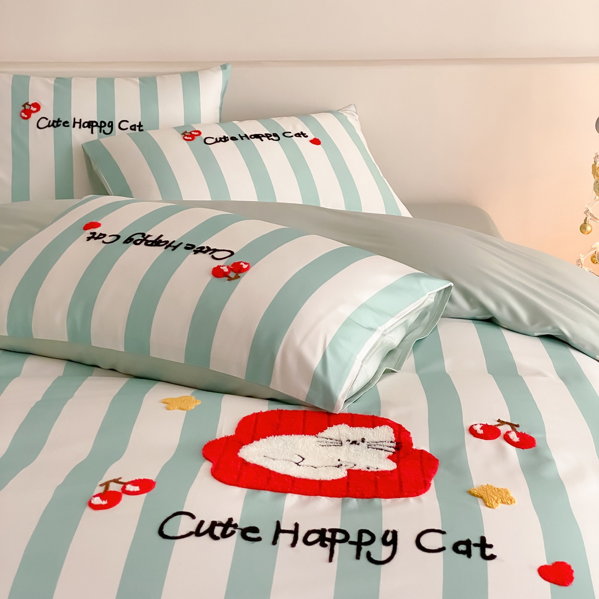 91家纺网 家纺一手货源 找家纺 如一 2026新款50S数码全棉长绒棉纯棉毛巾绣四件套 沙发猫