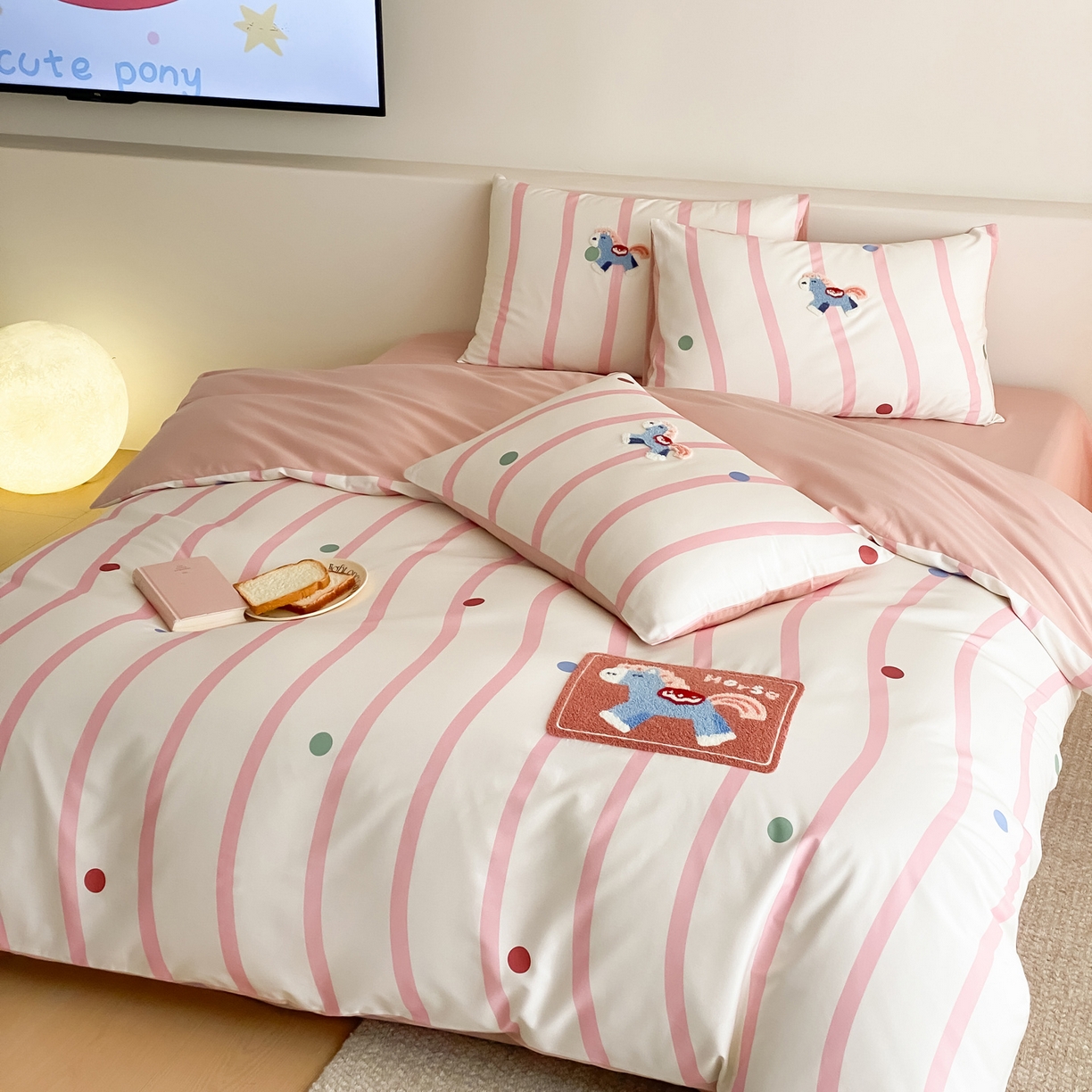 91家纺网 家纺一手货源 找家纺 如一 2026新款50S数码全棉长绒棉纯棉毛巾绣四件套 萌萌马