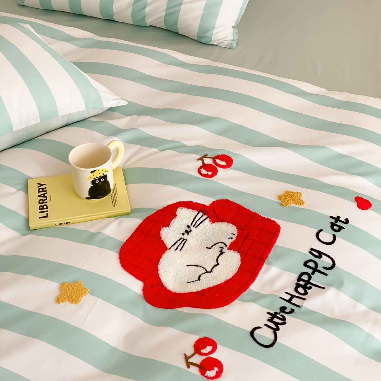 91家纺网 家纺一手货源 找家纺 如一 2026新款50S数码全棉长绒棉纯棉毛巾绣四件套 沙发猫