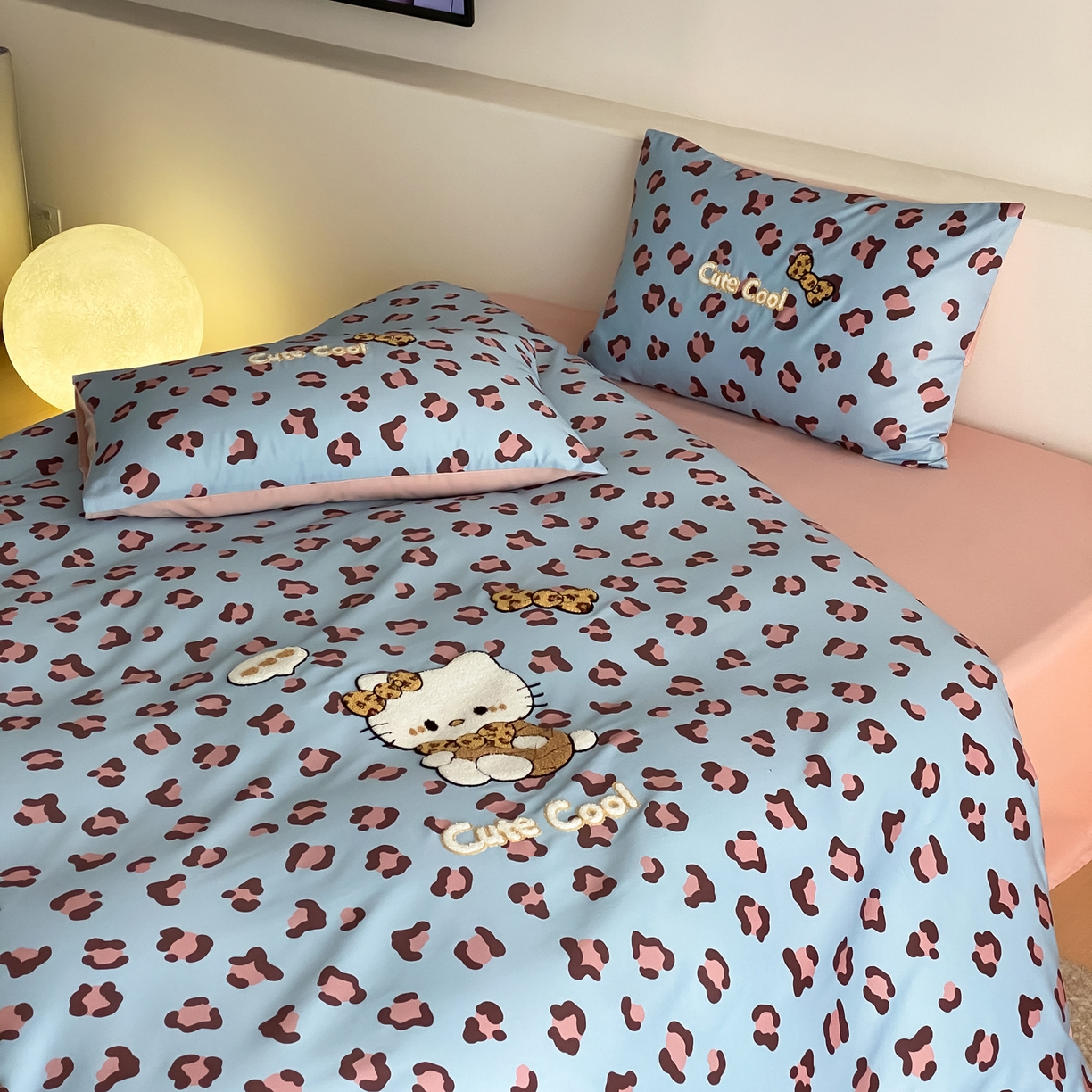 91家纺网 家纺一手货源 找家纺 如一 2026新款50S数码全棉长绒棉纯棉毛巾绣四件套 豹纹猫