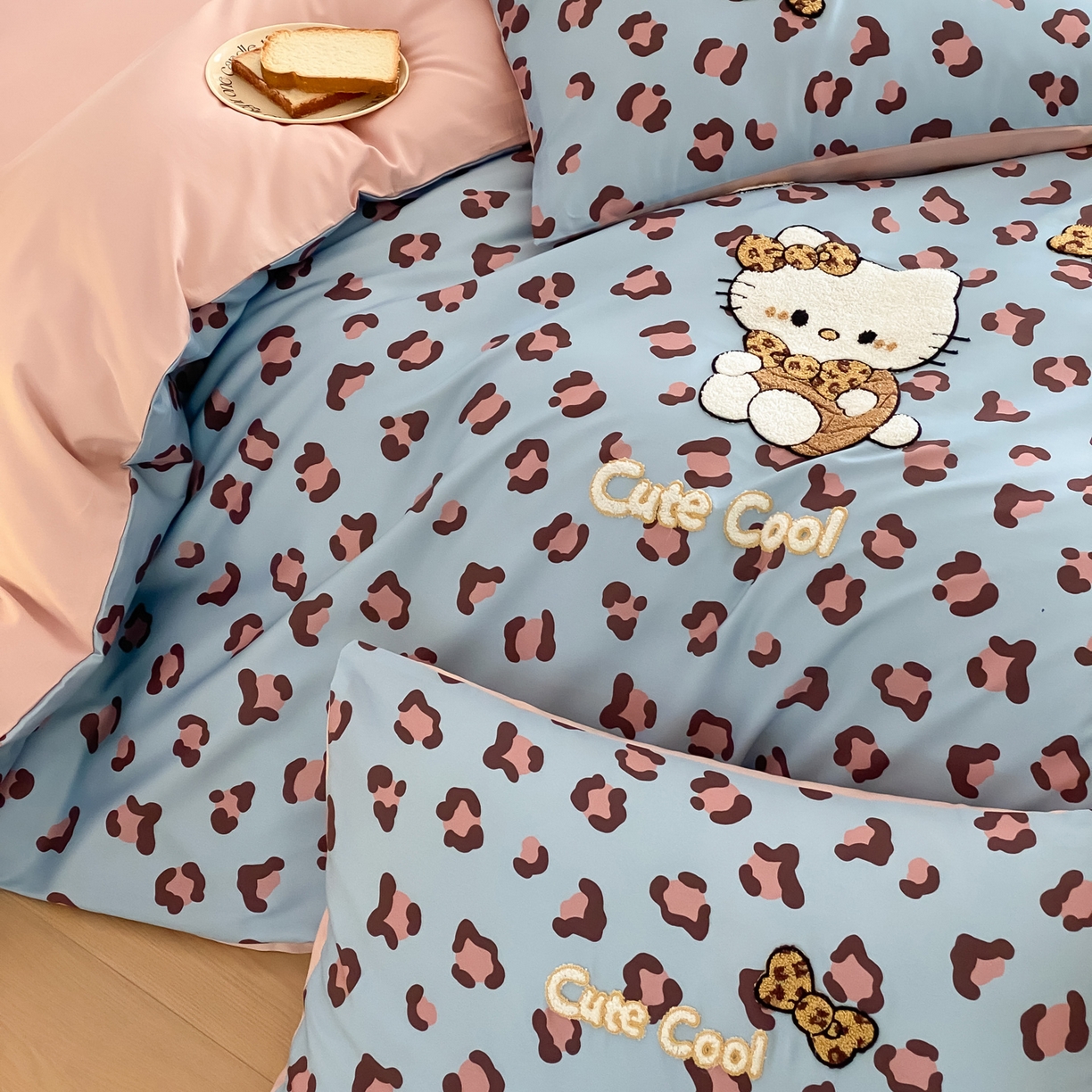 91家纺网 家纺一手货源 找家纺 如一 2026新款50S数码全棉长绒棉纯棉毛巾绣四件套 豹纹猫