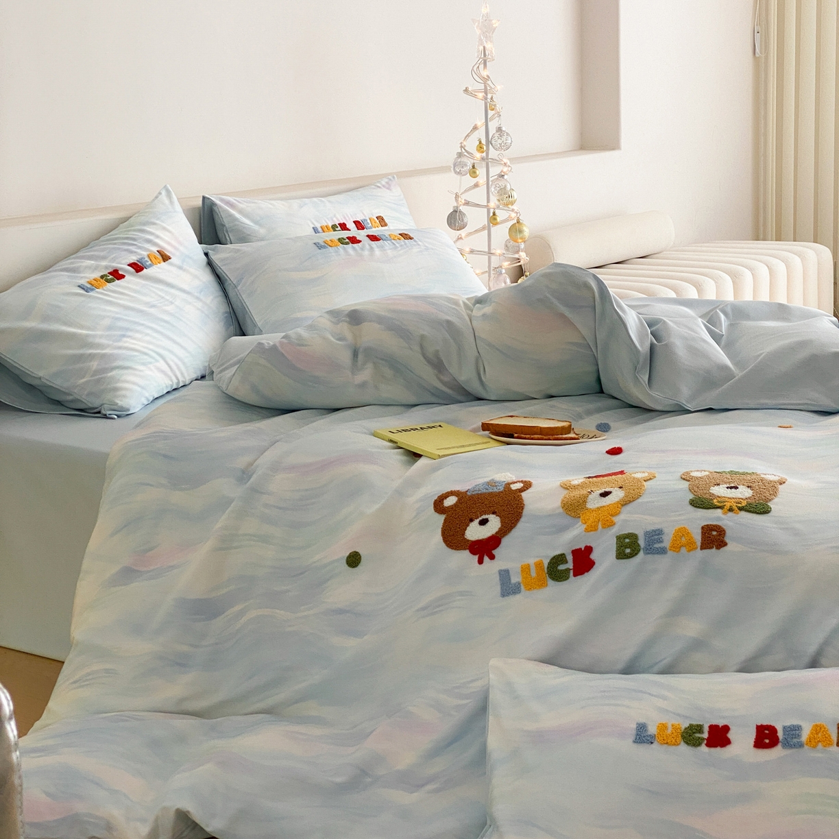 91家纺网 家纺一手货源 找家纺 如一 2026新款50S数码全棉长绒棉纯棉毛巾绣四件套 幸运熊