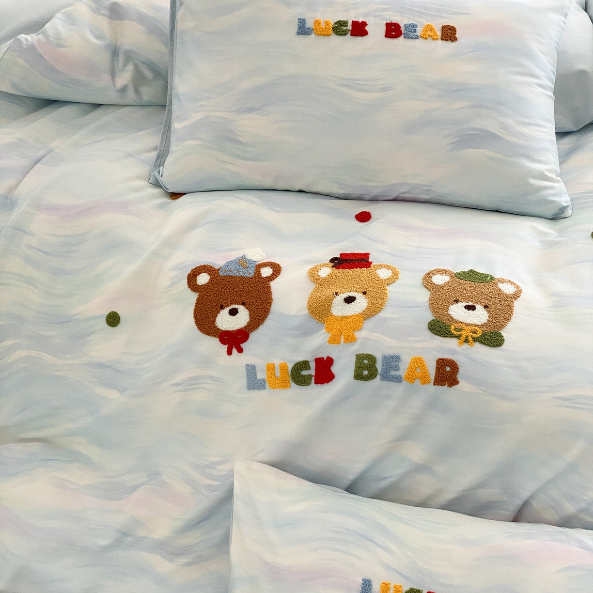 91家纺网 家纺一手货源 找家纺 如一 2026新款50S数码全棉长绒棉纯棉毛巾绣四件套 幸运熊