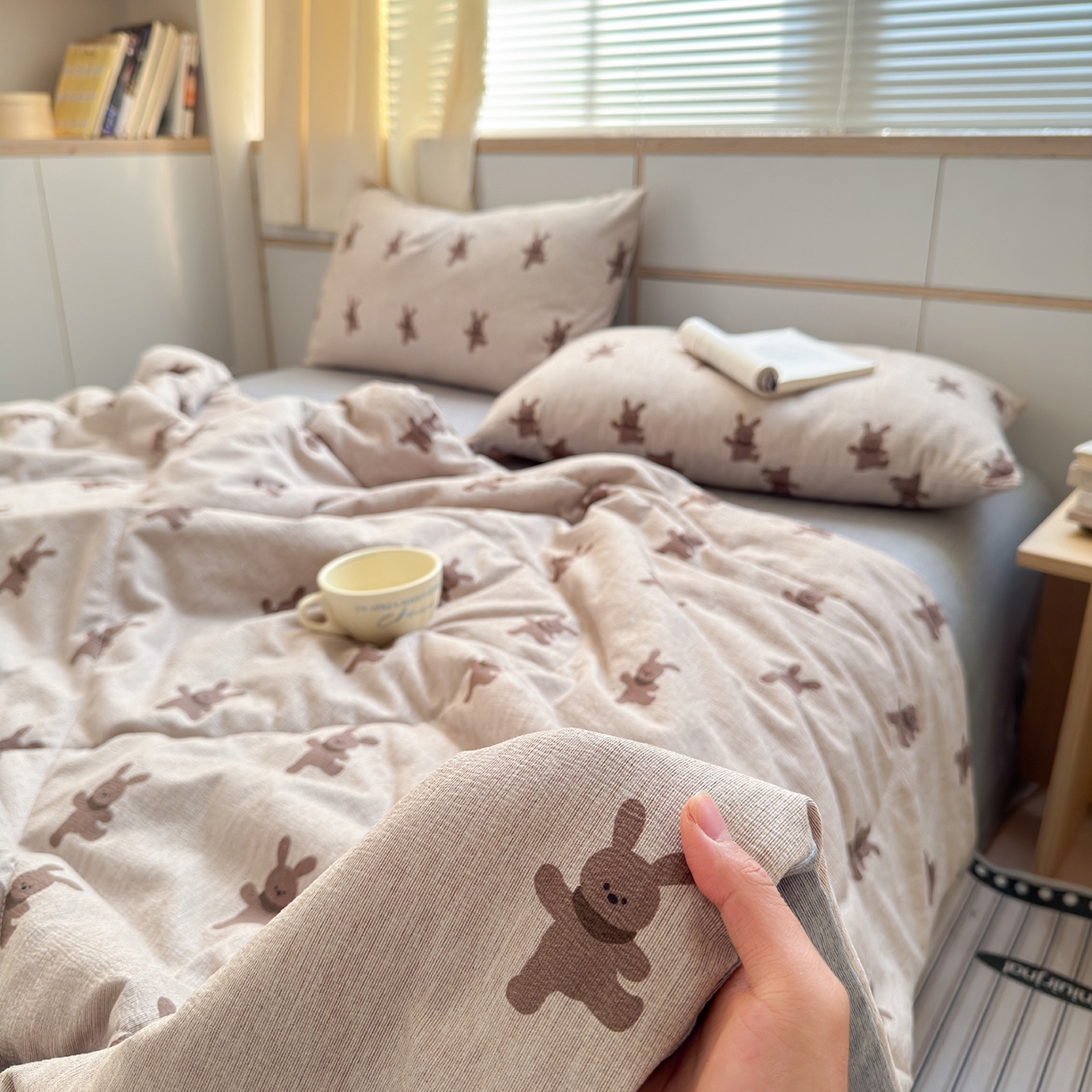 91家纺网 家纺一手货源 找家纺 老帅的工厂店 2026新款A类大豆色织提花夏被 棕兔