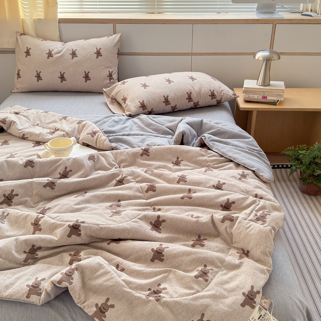 91家纺网 家纺一手货源 找家纺 老帅的工厂店 2026新款A类大豆色织提花夏被 棕兔