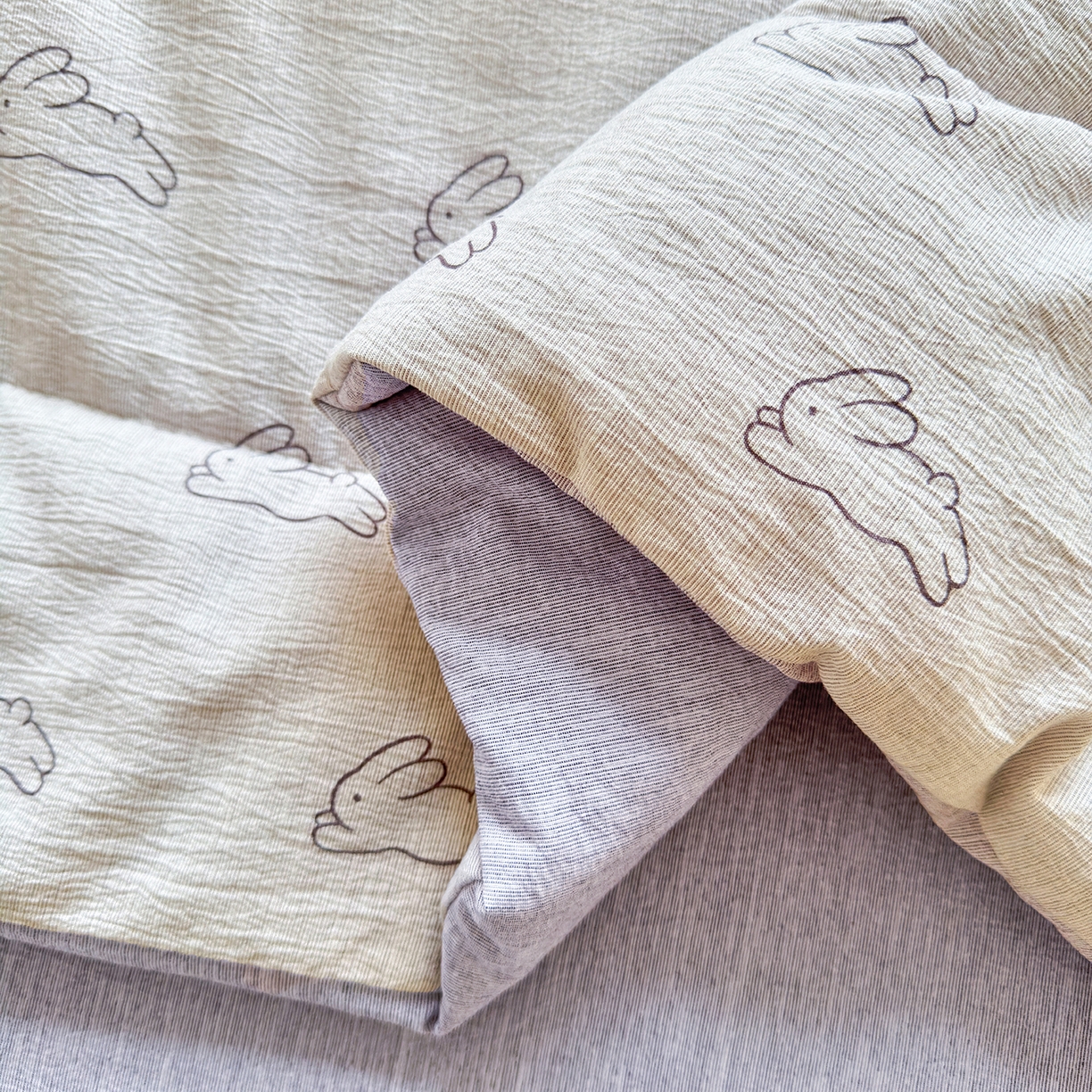 91家纺网 家纺一手货源 找家纺 老帅的工厂店 2026新款A类大豆色织提花夏被 软萌云兔