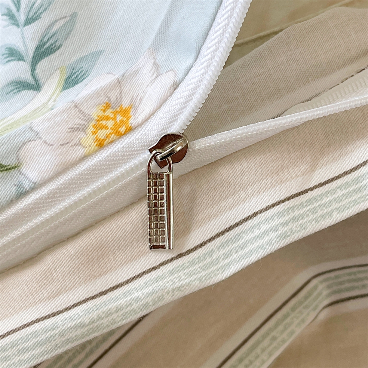 91家纺网 家纺一手货源 找家纺 宝齐莱家纺 2026新款全棉纯棉13372印花被套单被套被套单件 午后花园