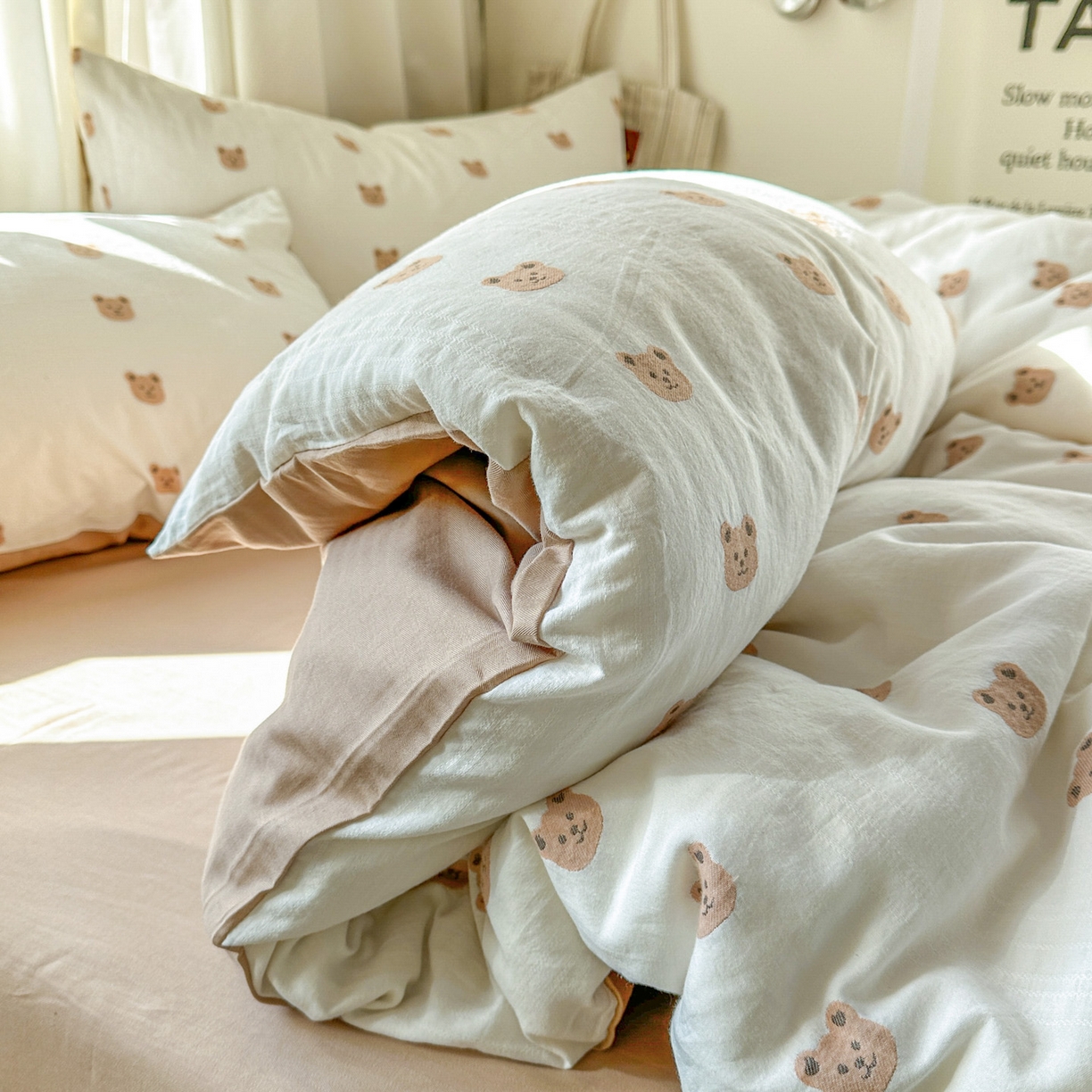 91家纺网 家纺一手货源 找家纺 田野 2026新款水洗棉提花人字小清新系列四件套 甜心熊