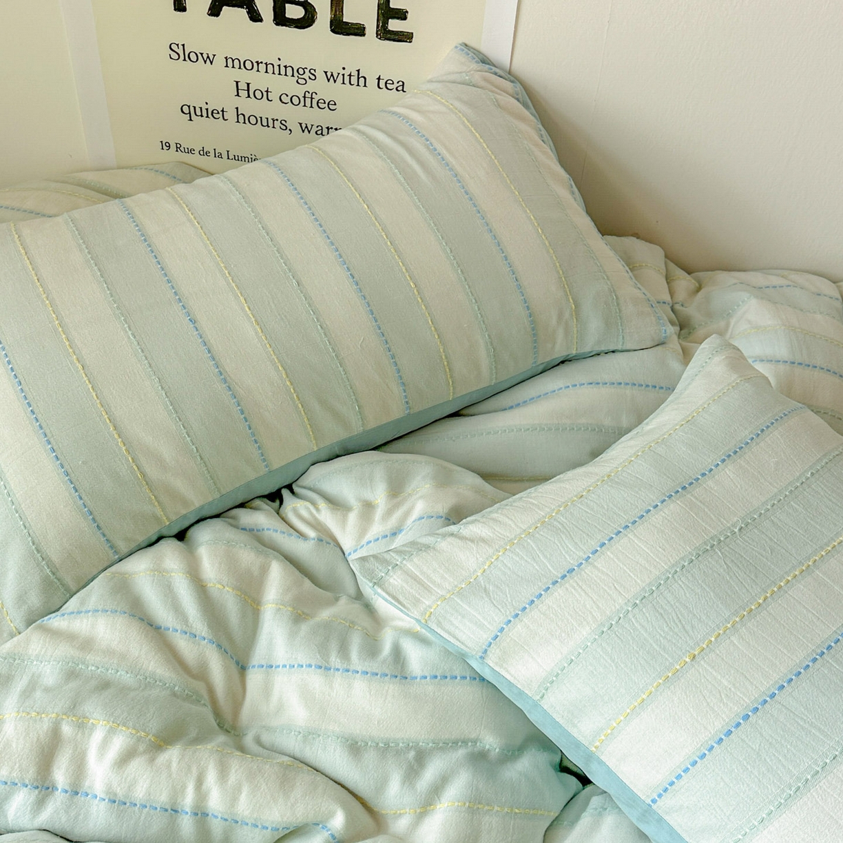 91家纺网 家纺一手货源 找家纺 田野 2026新款水洗棉提花人字小清新系列四件套 晴空蓝条