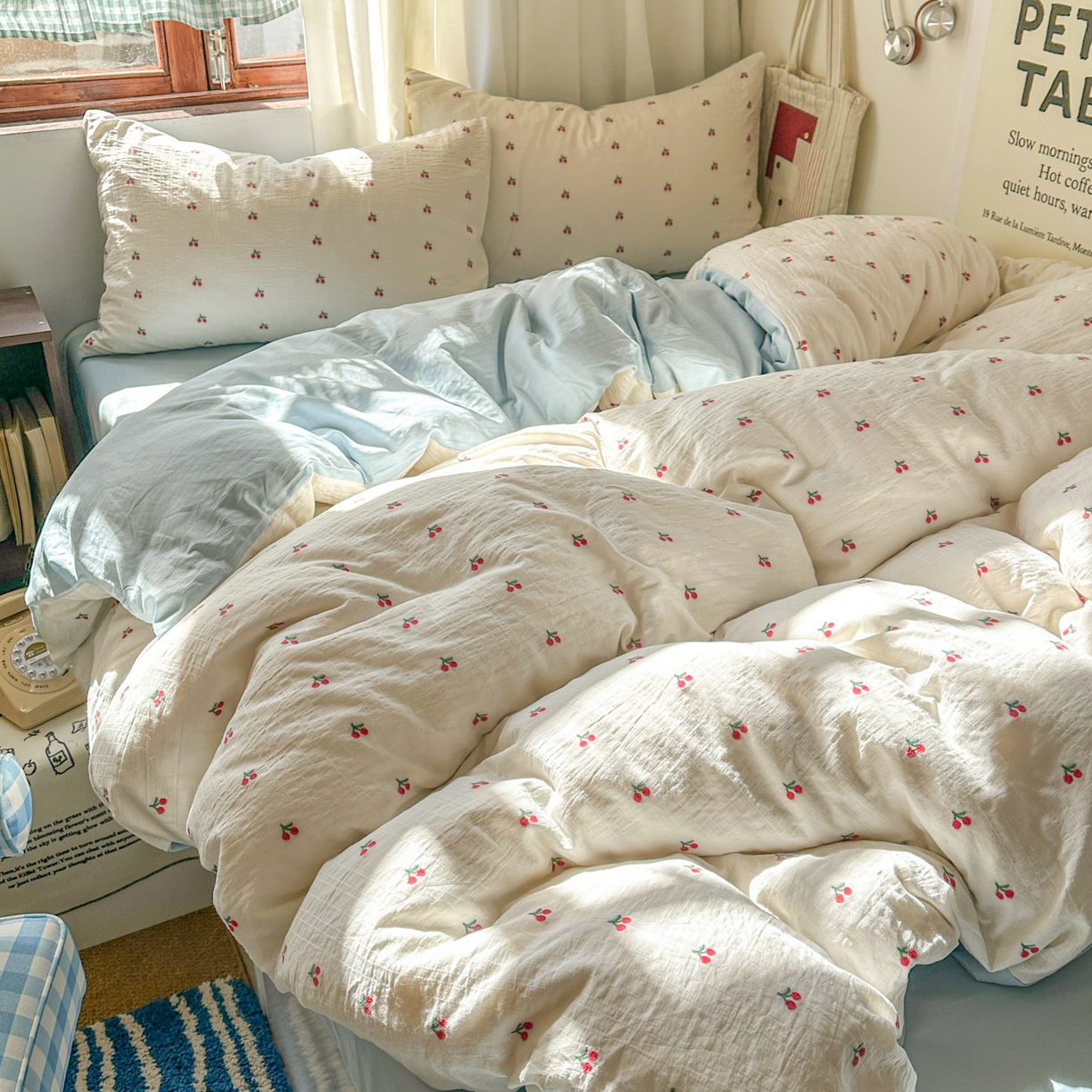 91家纺网 家纺一手货源 找家纺 田野 2026新款水洗棉提花人字小清新系列四件套 红樱漾蓝